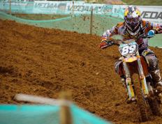 开云体育官方网站-足球传奇，阿森纳的塞维利亚克星与伊布的硬仗神话