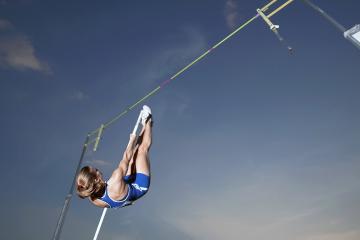 开云官方app入口-楚阿梅尼一箭定江山，瑞士军团连珠炮轰碎蓝军铁壁