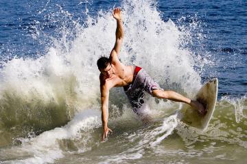 开云体育-冷血收割者，浓眉哥高光表现浇灭雷霆反扑热火惊险翻盘