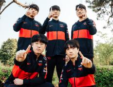 开云体育-PSG血洗RNG，Zeus关键团战开团秒人强强对话半决赛，成为赛场最大亮点