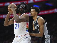 开云体育中国-独行侠大胜马刺，唐西奇32分5助攻表现抢眼