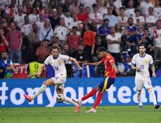 开云体育APP下载-欧洲杯赛场上的豪门争霸，球迷热情高涨