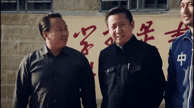 开云体育官网-包含激烈角逐胜负难分，球场战泪成焦点讨论的词条