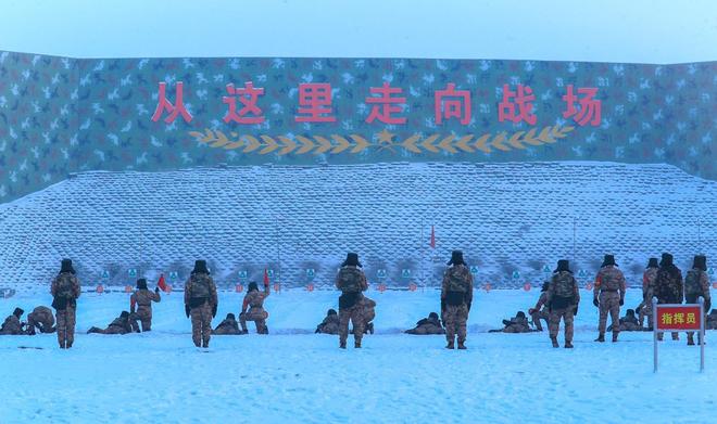 开云体育登录-射击比赛热火朝天，枪声响彻赛场