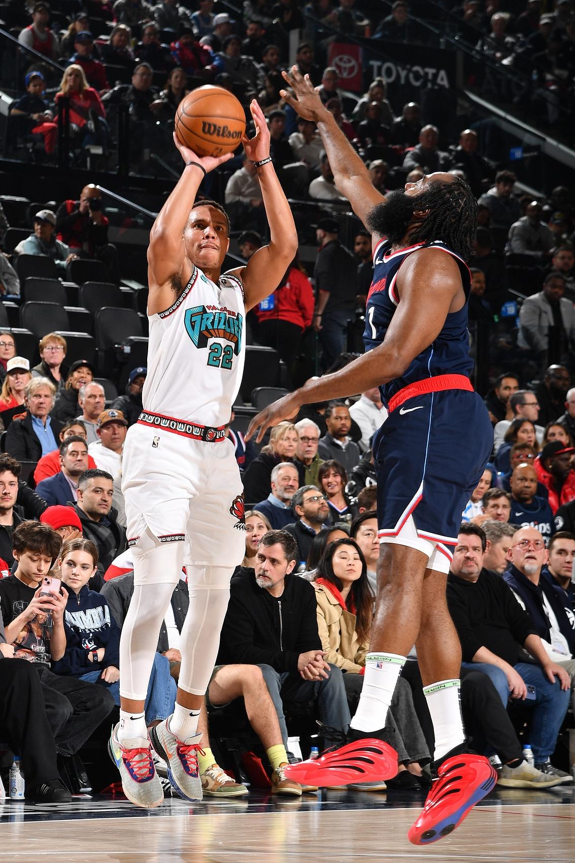 开云官网-快船横扫灰熊，夺得四连胜