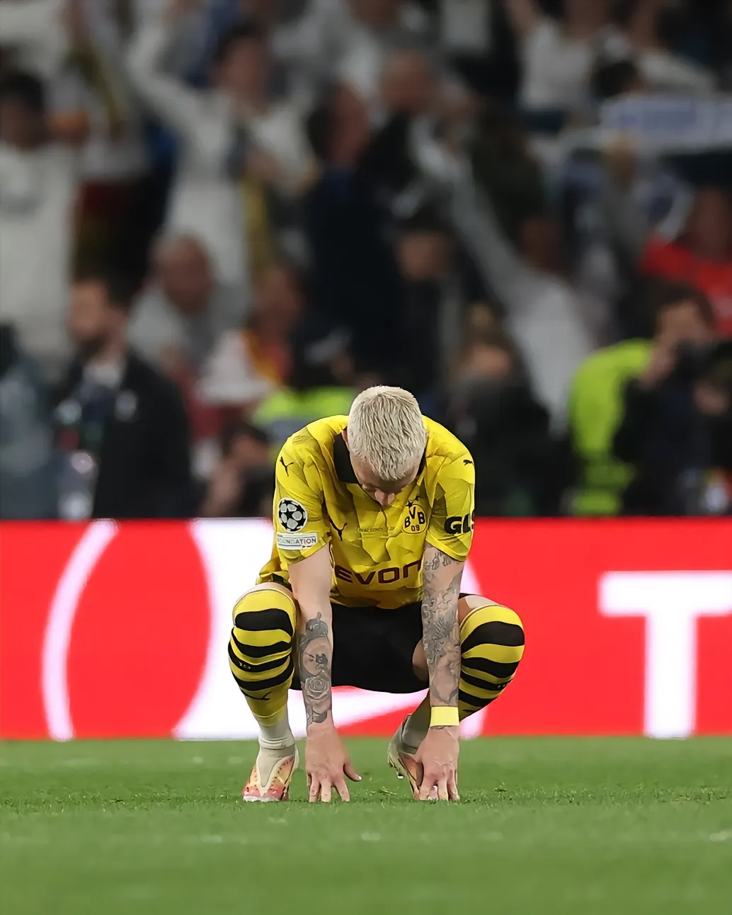 开云体育-多特蒙德豪取胜利，坚守德国足球巅峰