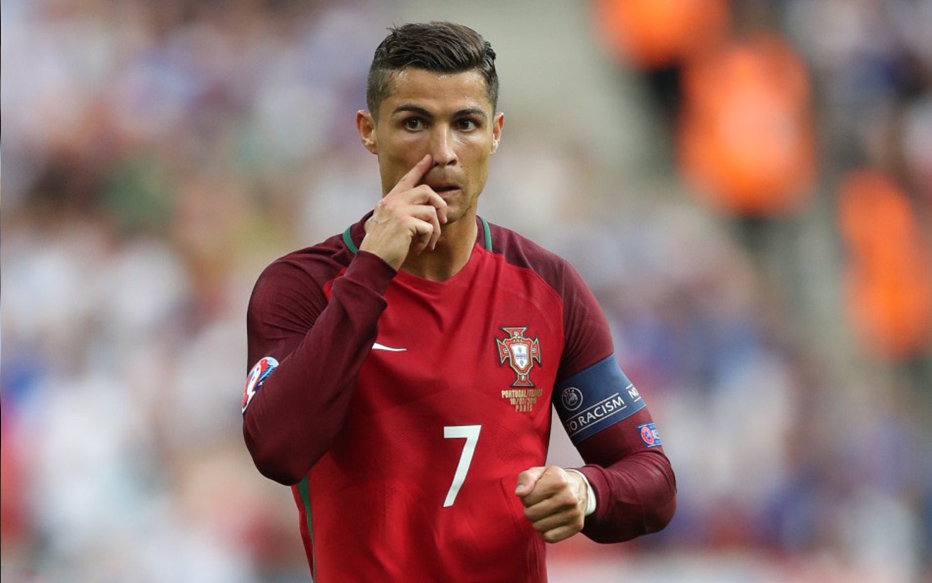 开云体育在线-德甲争冠战之夜，范弗利特，那颗闪耀的冷静蓝星