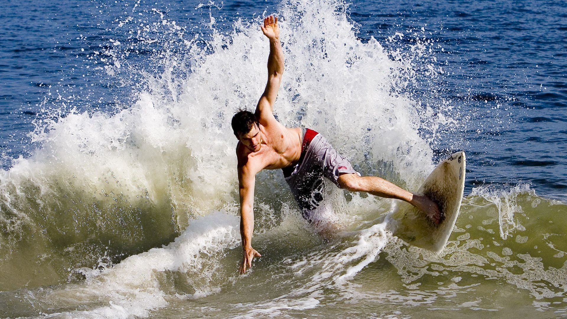 开云体育在线-胖虎下山！恶童成长！锡安爆砍47分，76人决胜局带走独行侠